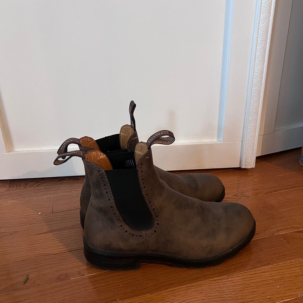 Blundstones 1351 rustic brown